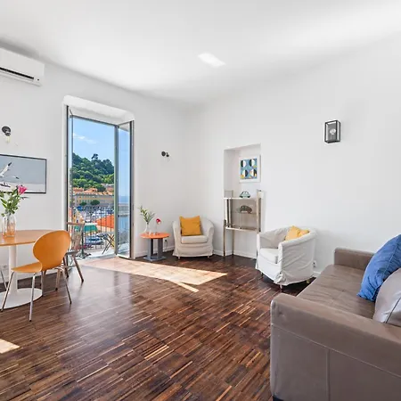 Apartment Sunlight - Capitaine 54 - 1 Bedroom, Stunning With Balcony And Port View Nizza