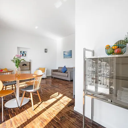 Sunlight - Capitaine 54 - 1 Bedroom, Stunning With Balcony And Port View Apartment Nizza